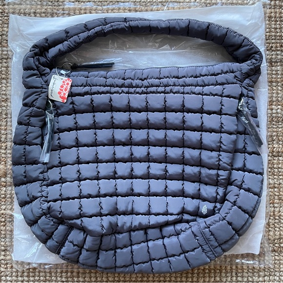 1 LEFT ✨NEW Free People FP Movement Quilted Carryall In Graphite - Picture 11 of 14